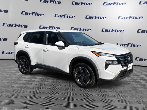 Used 2024 Nissan Rogue SV AWD/4WD image 8