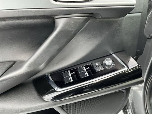 Used 2023 MAZDA CX-9 Touring image 17