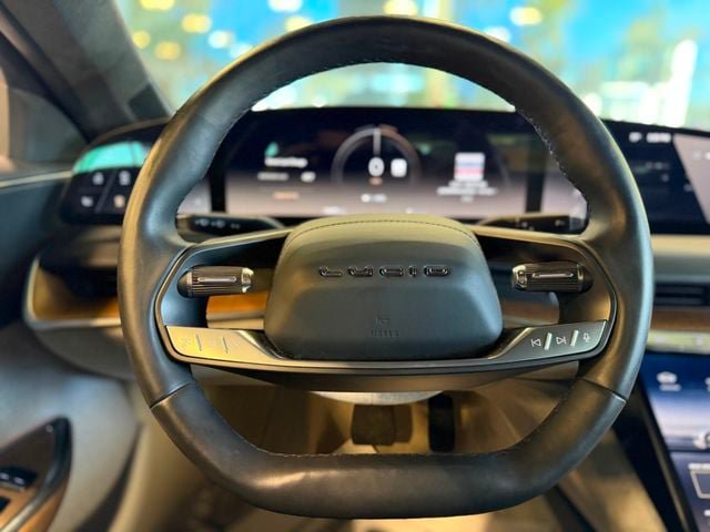 Used 2025 Lucid Air Touring AWD/4WD image 18