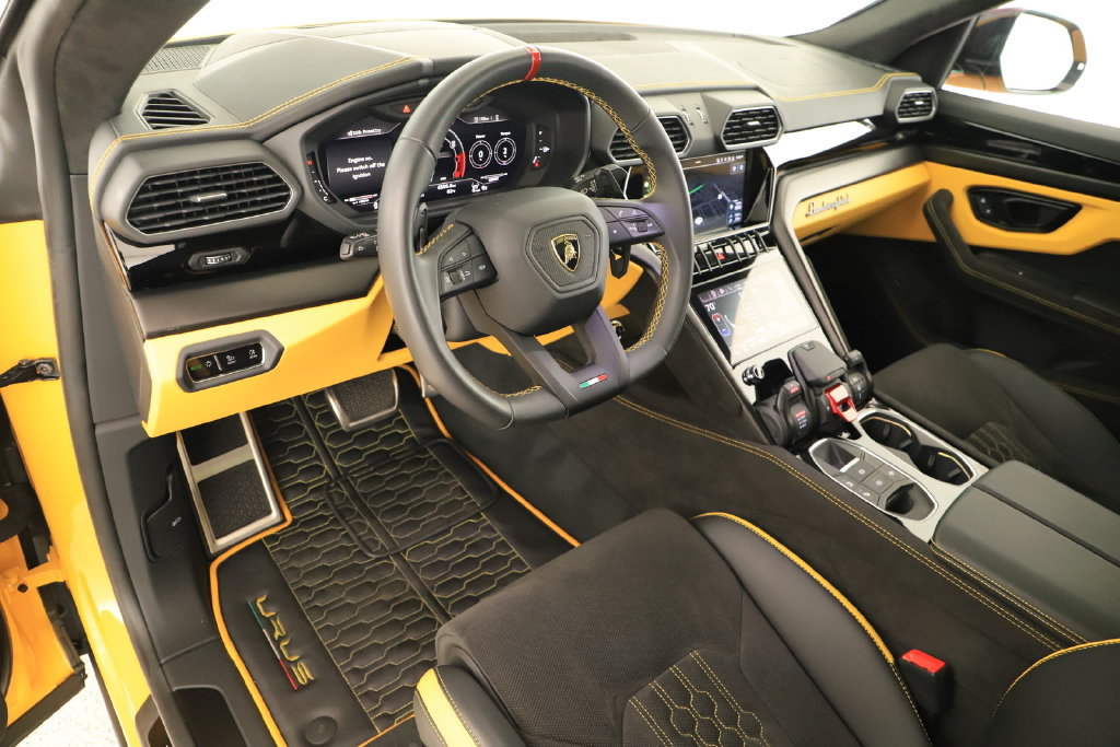 Used 2024 Lamborghini Urus S AWD/4WD image 15
