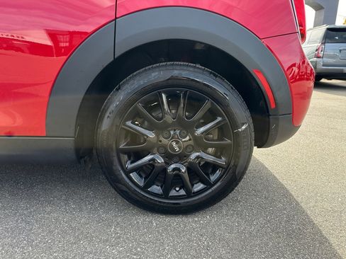 Used 2021 MINI Cooper 4-Door Hardtop w/ Storage Package image 26