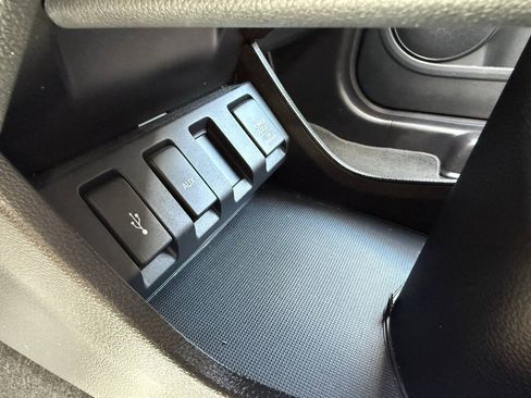 Used 2016 Honda HR-V LX image 19