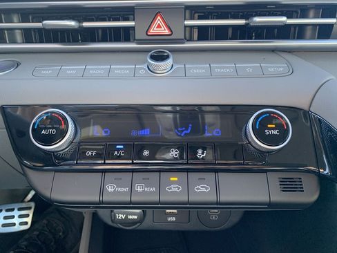 New 2025 Hyundai Elantra SEL image 16