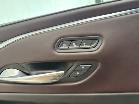 Used 2022 Cadillac Escalade Premium Luxury Platinum image 28