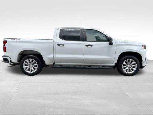 Used 2019 Chevrolet Silverado 1500 Custom w/ Custom Value Package AWD/4WD image 9