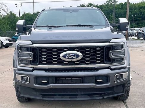 Used 2024 Ford F450 Platinum w/ FX4 Off-Road Package AWD/4WD image 2
