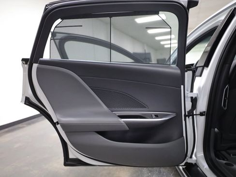 Used 2022 Lucid Air Grand Touring image 43