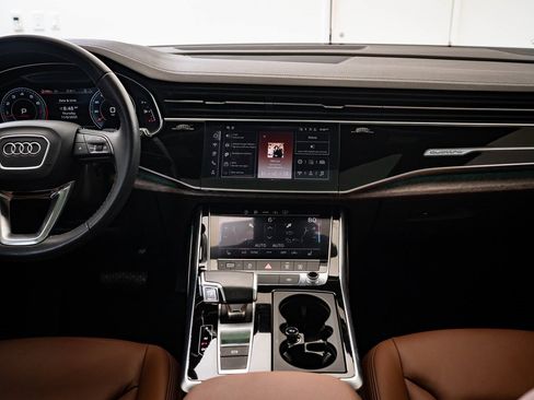 Certified 2025 Audi Q7 3.0T Premium Plus image 27