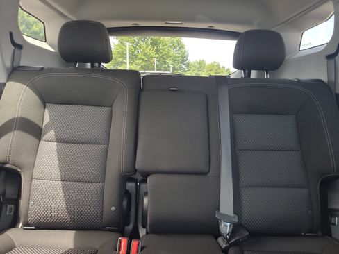 Used 2024 GMC Terrain SLE w/ Driver Convenience Package FWD image 32