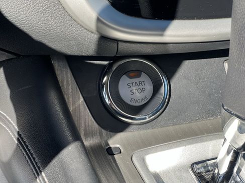 Used 2018 Nissan Murano SV w/ Premium Package image 31