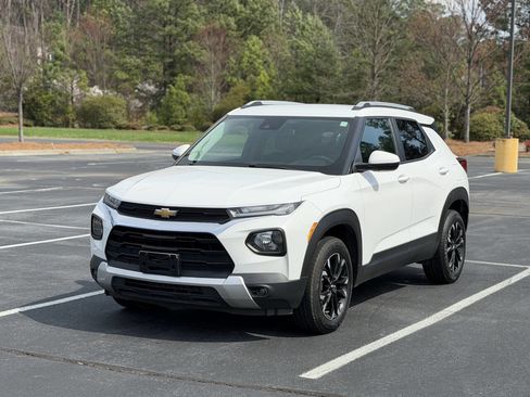 Used 2021 Chevrolet TrailBlazer LT image 3