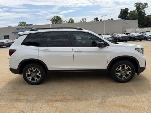 Used 2023 Honda Passport TrailSport image 3