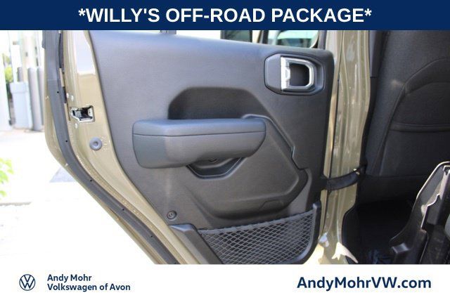 Used 2025 Jeep Gladiator Sport AWD/4WD image 25
