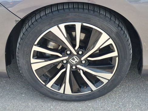 Used 2017 Honda Accord EX image 23