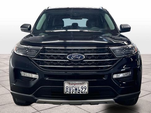 Used 2021 Ford Explorer XLT w/ Equipment Group 202A RWD image 3