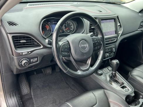 Used 2020 Jeep Cherokee Trailhawk w/ Cold Weather Group AWD/4WD image 19