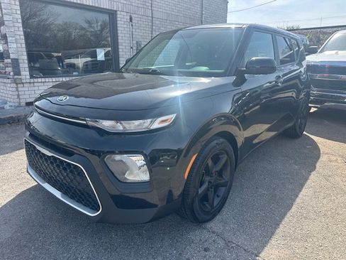 Used 2020 Kia Soul LX image 1