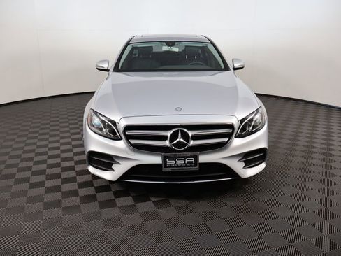 Used 2017 Mercedes-Benz E 300 4MATIC image 2