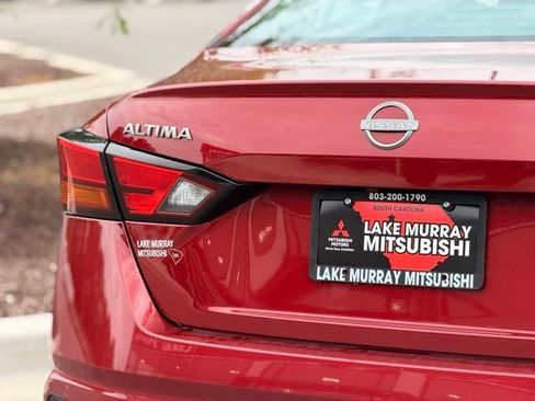 Used 2025 Nissan Altima 2.5 SV FWD image 10
