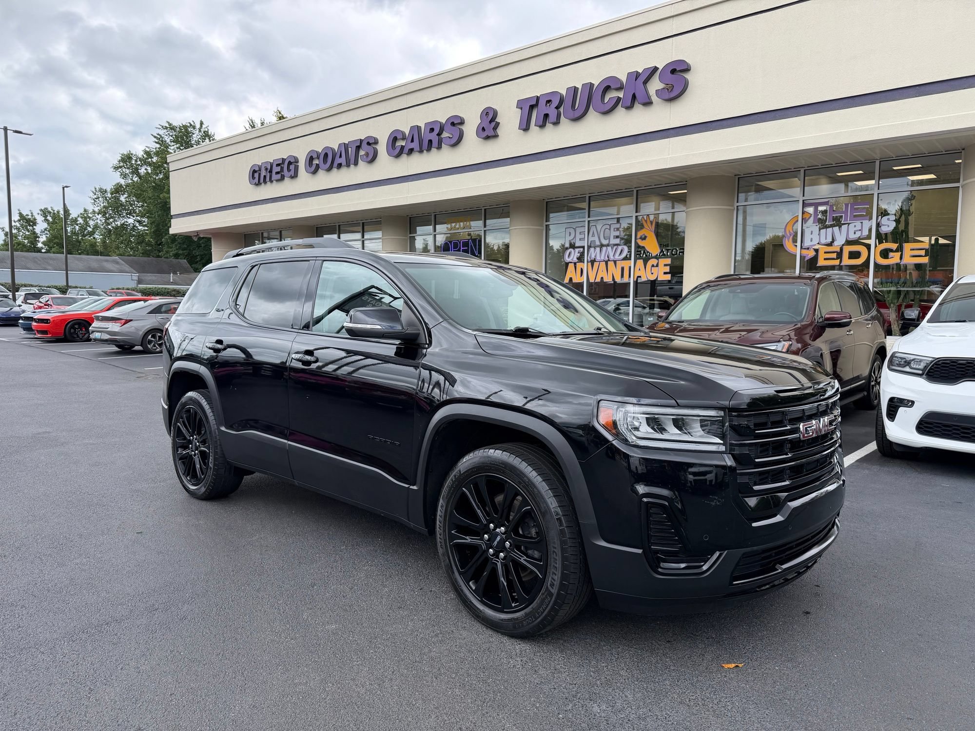 Used 2023 GMC Acadia SLE w/ Driver Convenience Package AWD/4WD image 1