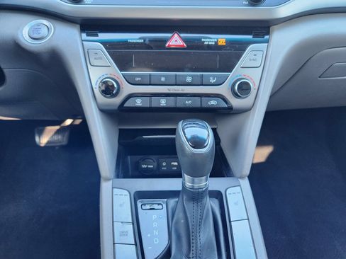 Used 2017 Hyundai Elantra SE w/ SE A/T Tech Package 03 FWD image 25