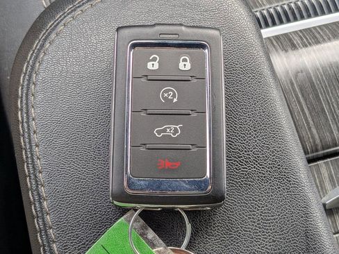 Certified 2024 Jeep Wagoneer Series II image 32