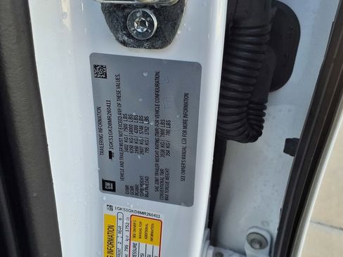 Used 2021 GMC Yukon XL SLT image 30