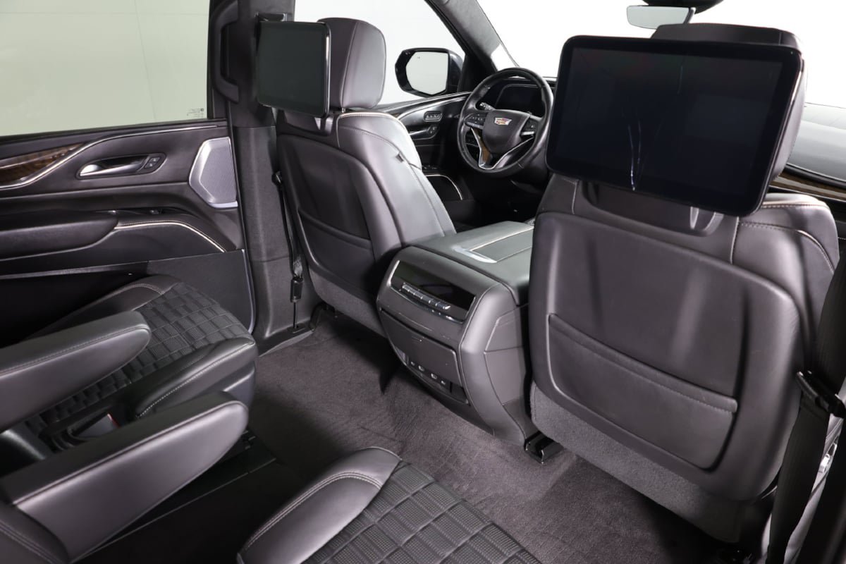 Used 2023 Cadillac Escalade ESV Sport Platinum w/ LPO, ONYX Package AWD/4WD image 42