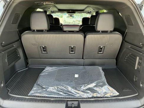 New 2026 Chevrolet Traverse RS w/ LPO, Floor Liner Package AWD/4WD image 16