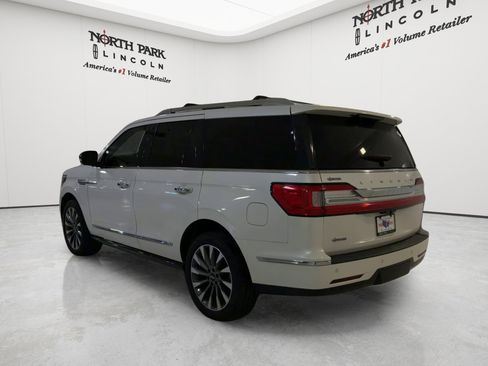 Used 2019 Lincoln Navigator Select w/ Cargo Package AWD/4WD image 5