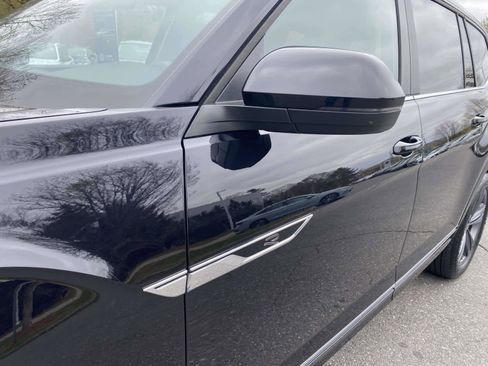 Certified 2022 Volkswagen Atlas SEL R-Line AWD/4WD image 9