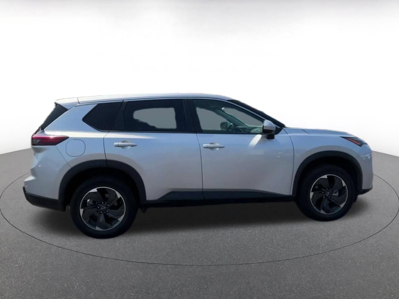 Used 2025 Nissan Rogue SV FWD image 15