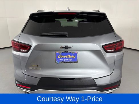 Used 2024 Chevrolet Blazer LT w/ Convenience Package FWD image 9