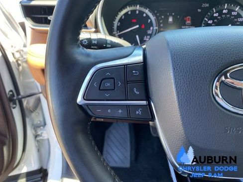 Used 2020 Toyota Highlander Platinum AWD/4WD image 40