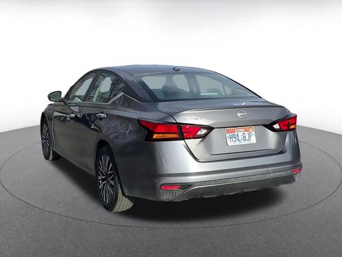 Used 2025 Nissan Altima 2.5 SV image 11