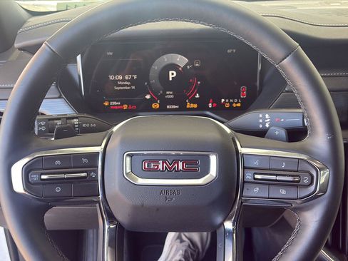Used 2026 GMC Acadia Elevation FWD image 7