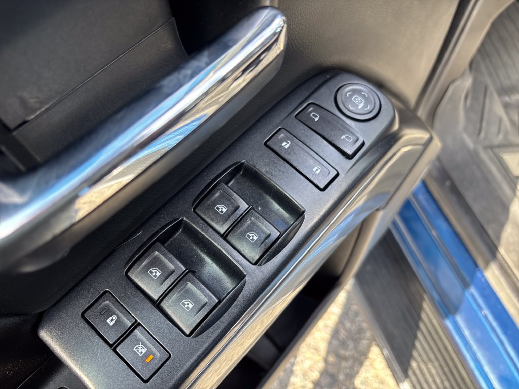 Used 2016 Chevrolet Silverado 1500 LT w/ All Star Edition AWD/4WD image 12