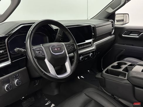 Used 2025 GMC Sierra 1500 SLT RWD image 8