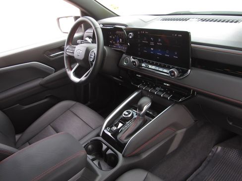 Used 2024 Chevrolet Colorado Z71 w/ Z71 Convenience Package 2 image 9