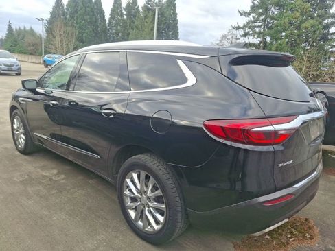 Used 2018 Buick Enclave Premium w/ Experience Buick Package image 7