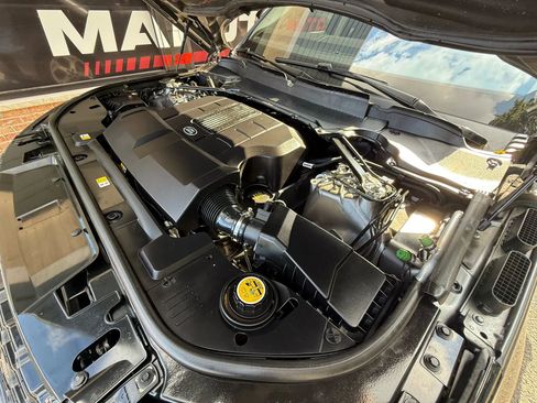 Used 2018 Land Rover Range Rover Sport HSE image 39