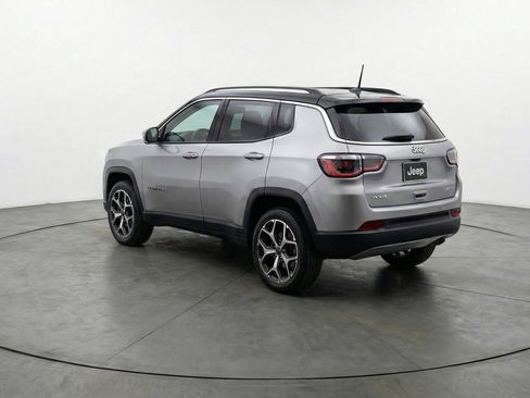 Used 2025 Jeep Compass Limited image 6