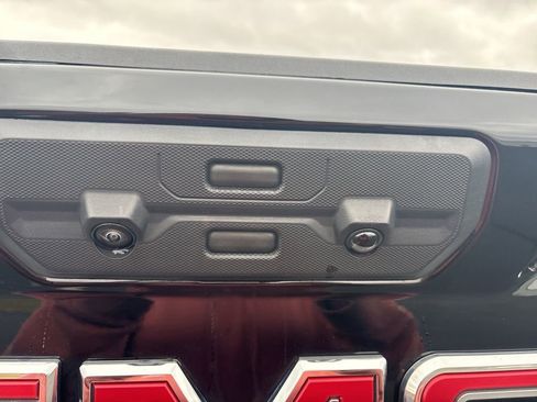 Used 2024 GMC Sierra 2500 Denali w/ Denali Reserve Package image 23