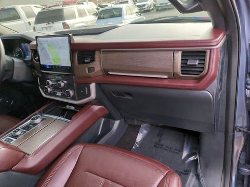 Used 2022 Ford Expedition Max Limited image 33