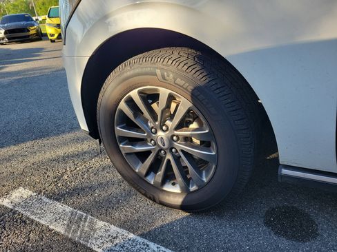 Used 2020 Ford Expedition Limited w/ Equipment Group 301A image 24