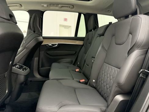 Certified 2025 Volvo XC90 B6 Plus image 24