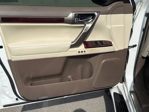 Used 2019 Lexus GX 460 Premium w/ Premium Package AWD/4WD image 17