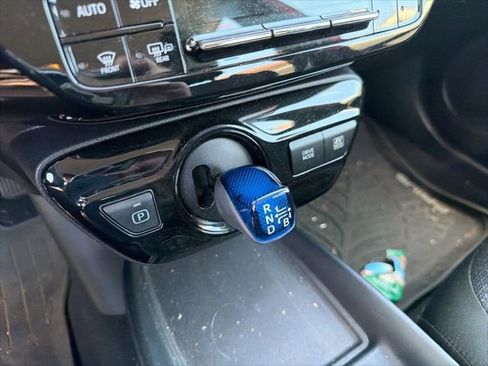 Used 2019 Toyota Prius LE FWD image 17