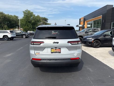 Used 2024 Jeep Grand Cherokee L Altitude AWD/4WD image 4