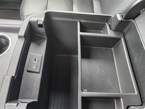 Used 2023 Chevrolet Suburban LT image 25